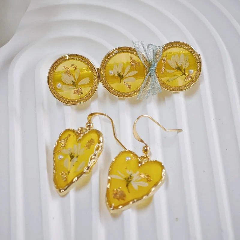 3241 Wholesale Candy Color Dried Flower Plant Hair Clips Duckbill Clips Heart Earrings Cute Bow Christmas Birthday Gifts Hair
3241 Wholesale Candy Color Dried Flower Plant Hair Clips Duckbill Clips Heart Earrings Cute Bow Christmas Birthday Gifts Hair