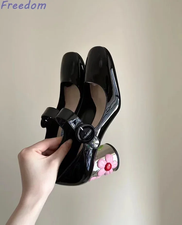 Туфли Мэри Джейн из лакированной кожи с круглым носком и цветами, туфли-лодочки на массивном высоком каблуке с пряжкой и ремешком, лазерные серебряные туфли-лодочки
Туфли Мэри Джейн из лакированной кожи с круглым носком и цветами, туфли-лодочки на массивном высоком каблуке с пряжкой и ремешком, лазерные серебряные туфли-лодочки