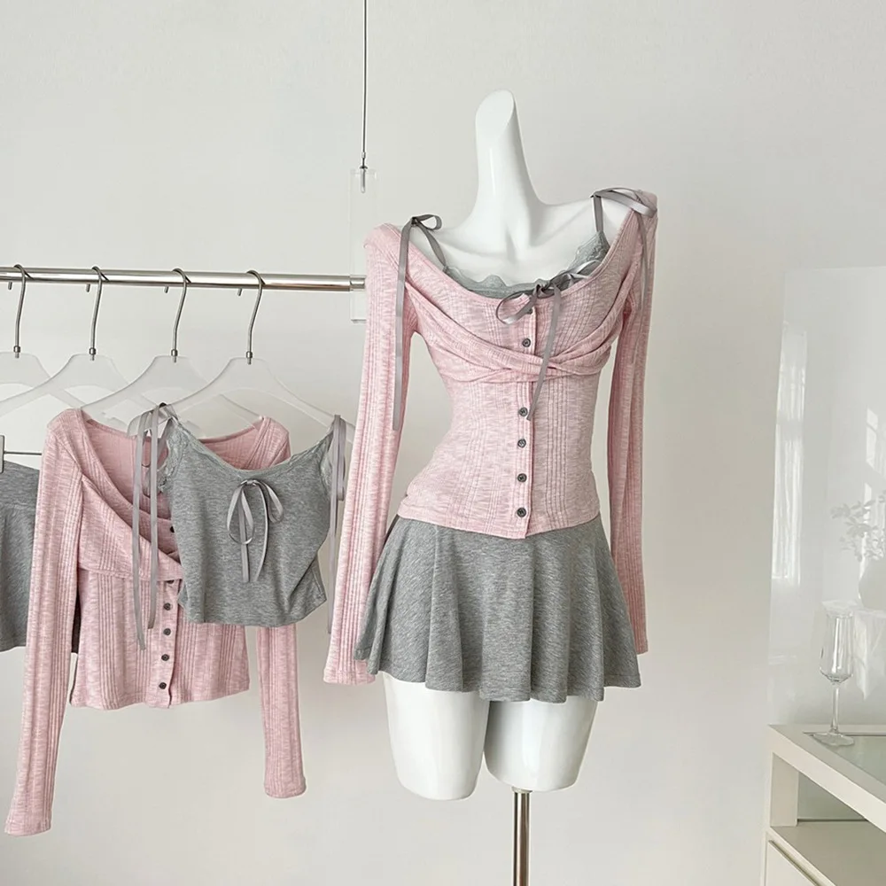 2026 New Women's Two Piece Outfit Ruffled Camisole Cardigan T shirt Set Korean Style Long Sleeve Pure Aesthetic Matching Suit
2026 New Women's Two Piece Outfit Ruffled Camisole Cardigan T shirt Set Korean Style Long Sleeve Pure Aesthetic Matching Suit