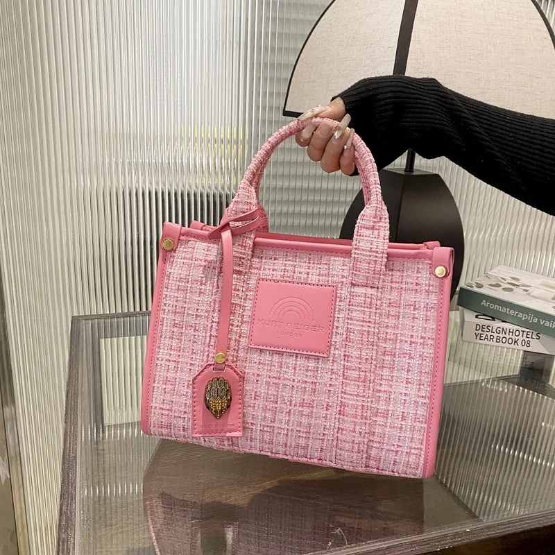 New Woolen Designer Brand Handbag High Capacity Luxury Shoulder Bag High Quality Fashion Crossbody Bag Women's Zipper Square Bag
New Woolen Designer Brand Handbag High Capacity Luxury Shoulder Bag High Quality Fashion Crossbody Bag Women's Zipper Square Bag