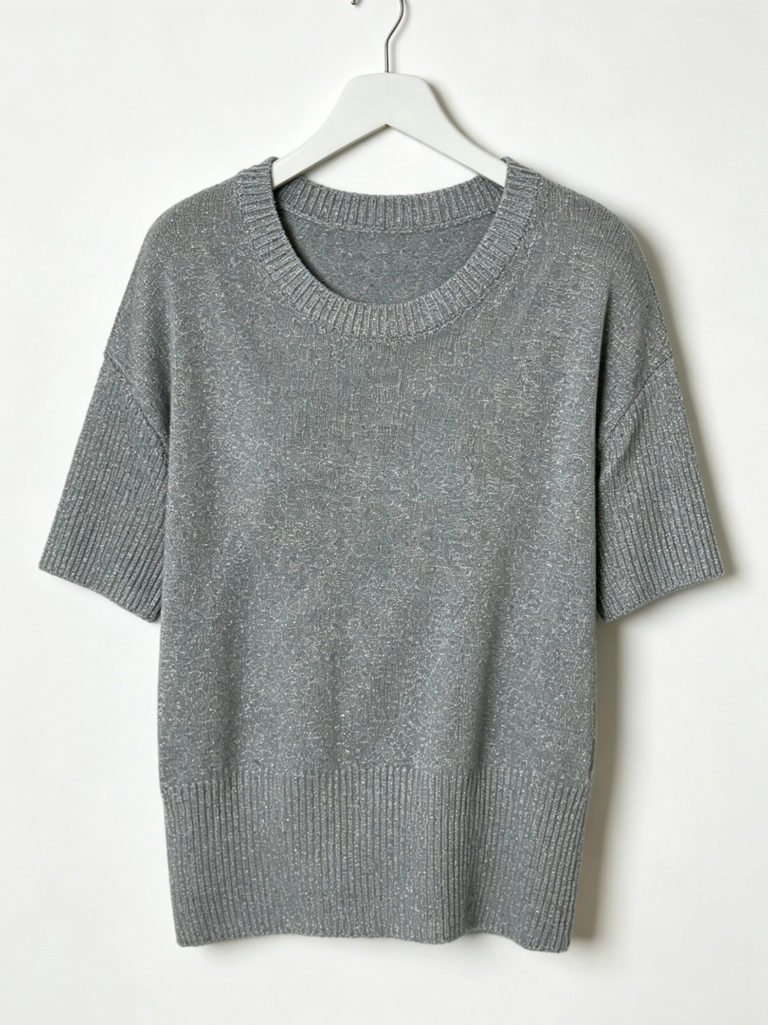 Women's plus size round neck knitted short sleeved T-shirt, casual, fashionable, elegant party, spring and summer
Women's plus size round neck knitted short sleeved T-shirt, casual, fashionable, elegant party, spring and summer