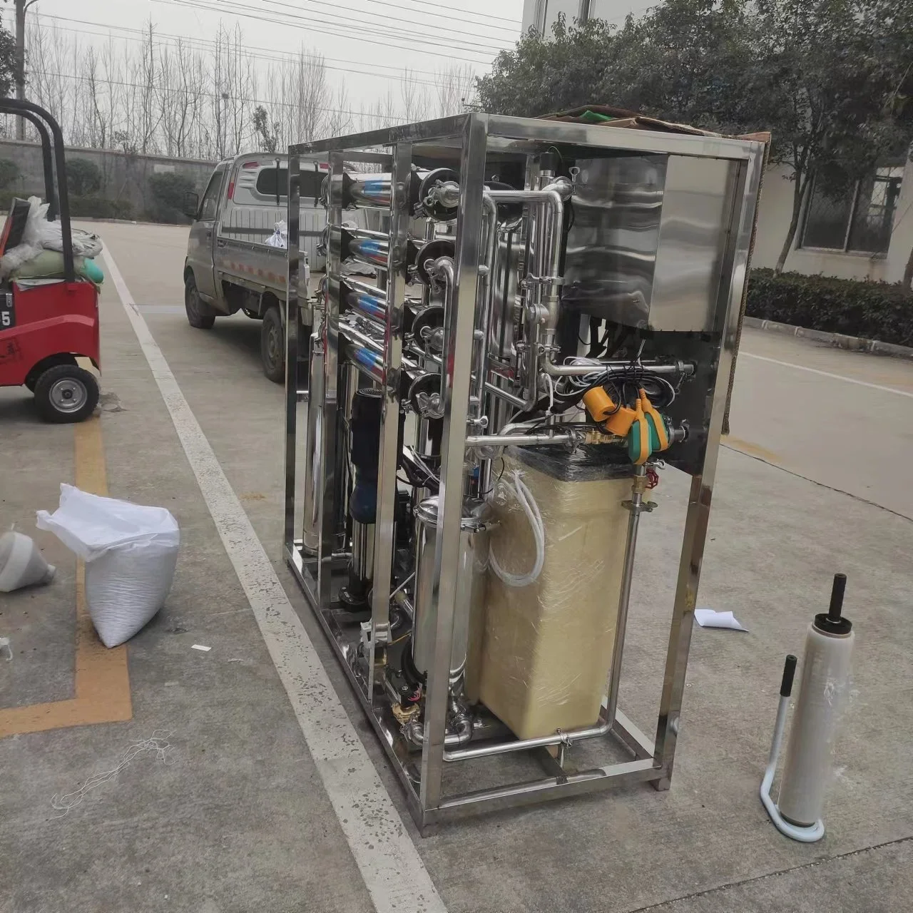 -High desalination rate 1000lph brackish borehole salty water reverse osmosis drinking water system osmoser ro water system trea
-High desalination rate 1000lph brackish borehole salty water reverse osmosis drinking water system osmoser ro water system trea