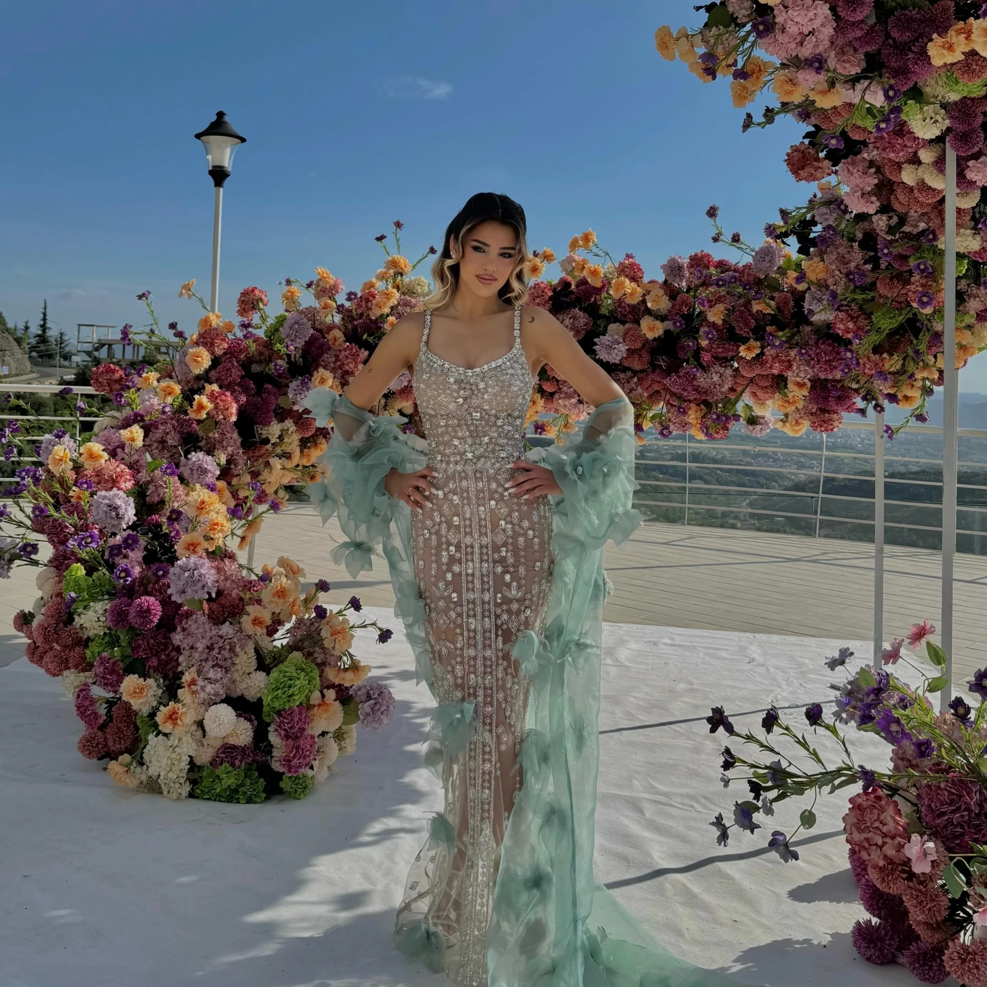 3D Floral Mint Green Organza Shawl Cape for Wedding Dress Overlay Elegant Evening Formal Evening Wear Shawl with Long Train
3D Floral Mint Green Organza Shawl Cape for Wedding Dress Overlay Elegant Evening Formal Evening Wear Shawl with Long Train
