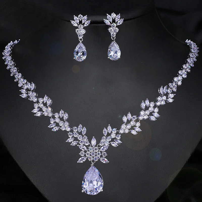 New AAA Grade Cubic Zirconia Bridal Jewelry Set, Elegant CZ Necklace Earrings Gift for Women Wedding Daily Use
New AAA Grade Cubic Zirconia Bridal Jewelry Set, Elegant CZ Necklace Earrings Gift for Women Wedding Daily Use