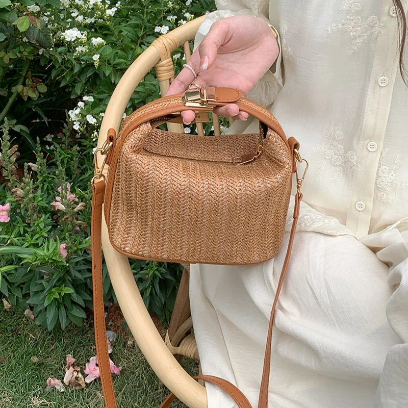 Women Woven Beige Grass Crossbody Bags Boho-chic Handbag Crochet Straw Shoulder Bag Summer Beach Bag Women Makeup Bag
Women Woven Beige Grass Crossbody Bags Boho-chic Handbag Crochet Straw Shoulder Bag Summer Beach Bag Women Makeup Bag