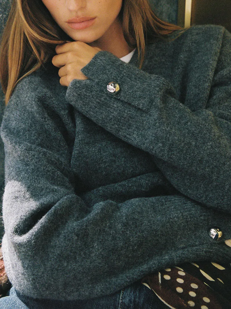 Sweet Sle Soft Knitted Button up Women's Faion Autumn New Arrival Versatile Comfortable Long Sve V-Ne Pullover Sweater
Sweet Sle Soft Knitted Button up Women's Faion Autumn New Arrival Versatile Comfortable Long Sve V-Ne Pullover Sweater