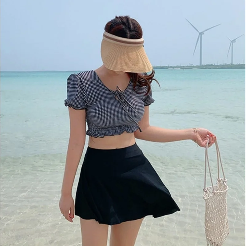 New style two-piece swimsuit for women, Japanese and Korean style, plaid, small bust, push-up, skirted three-piece set, hot spri
New style two-piece swimsuit for women, Japanese and Korean style, plaid, small bust, push-up, skirted three-piece set, hot spri
