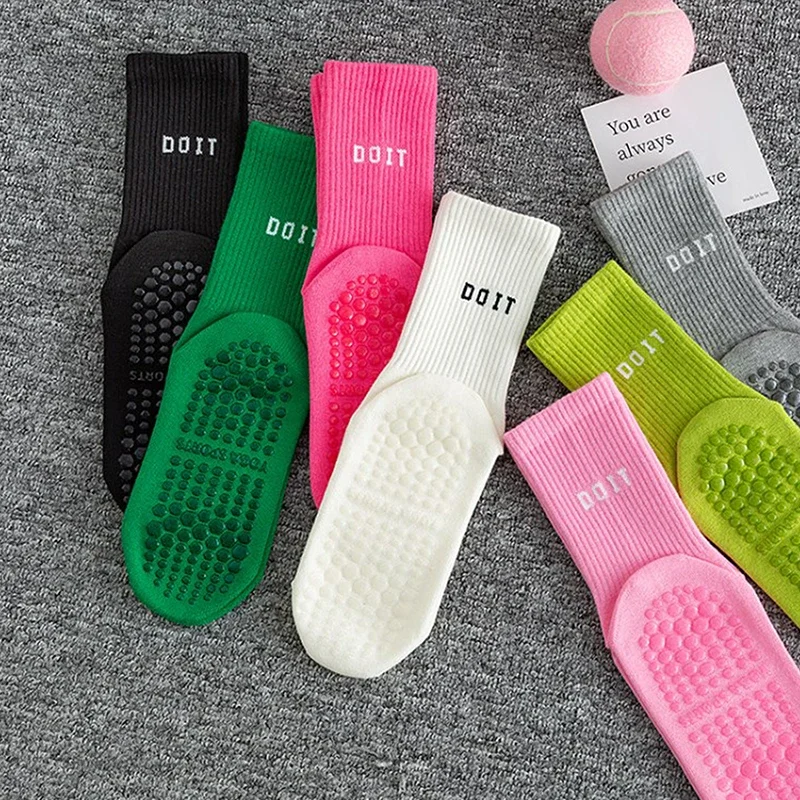 2pcs Cotton Trendy Mid-calf yoga sports socks, sweat-absorbing, breathable, anti-slip, Pilates and fitness shark pantyhose
2pcs Cotton Trendy Mid-calf yoga sports socks, sweat-absorbing, breathable, anti-slip, Pilates and fitness shark pantyhose
