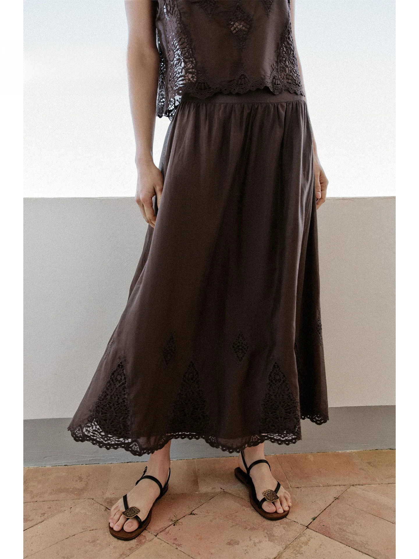 Elegant American Retro Mermaid Hollow Embroidery A-Line Skirt Women's mid Waist Other Material Summer 2026 Half Body Skirt
Elegant American Retro Mermaid Hollow Embroidery A-Line Skirt Women's mid Waist Other Material Summer 2026 Half Body Skirt