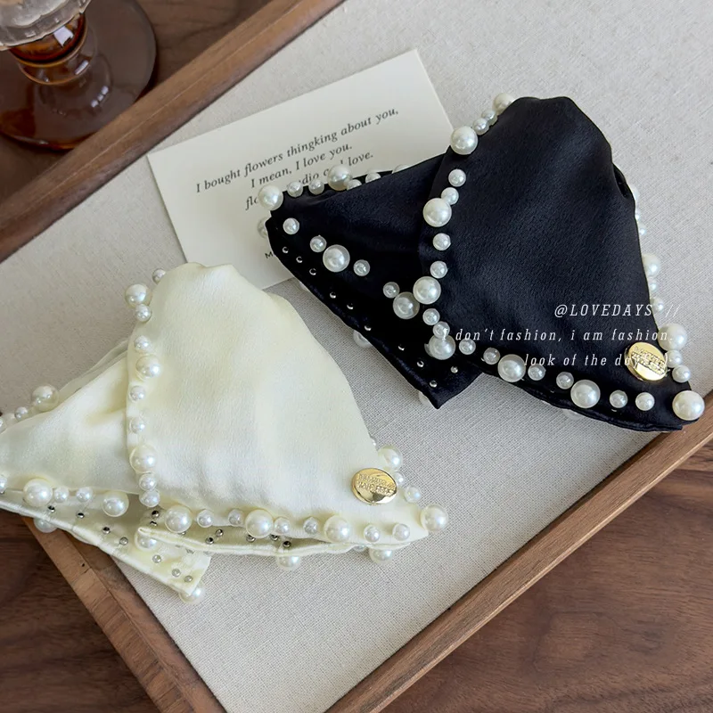 Hair Claw Pearl French Triangle Half Up Back Head Elegant Durable Resin Lightweight Comfortable for Women Daily Versatile
Hair Claw Pearl French Triangle Half Up Back Head Elegant Durable Resin Lightweight Comfortable for Women Daily Versatile