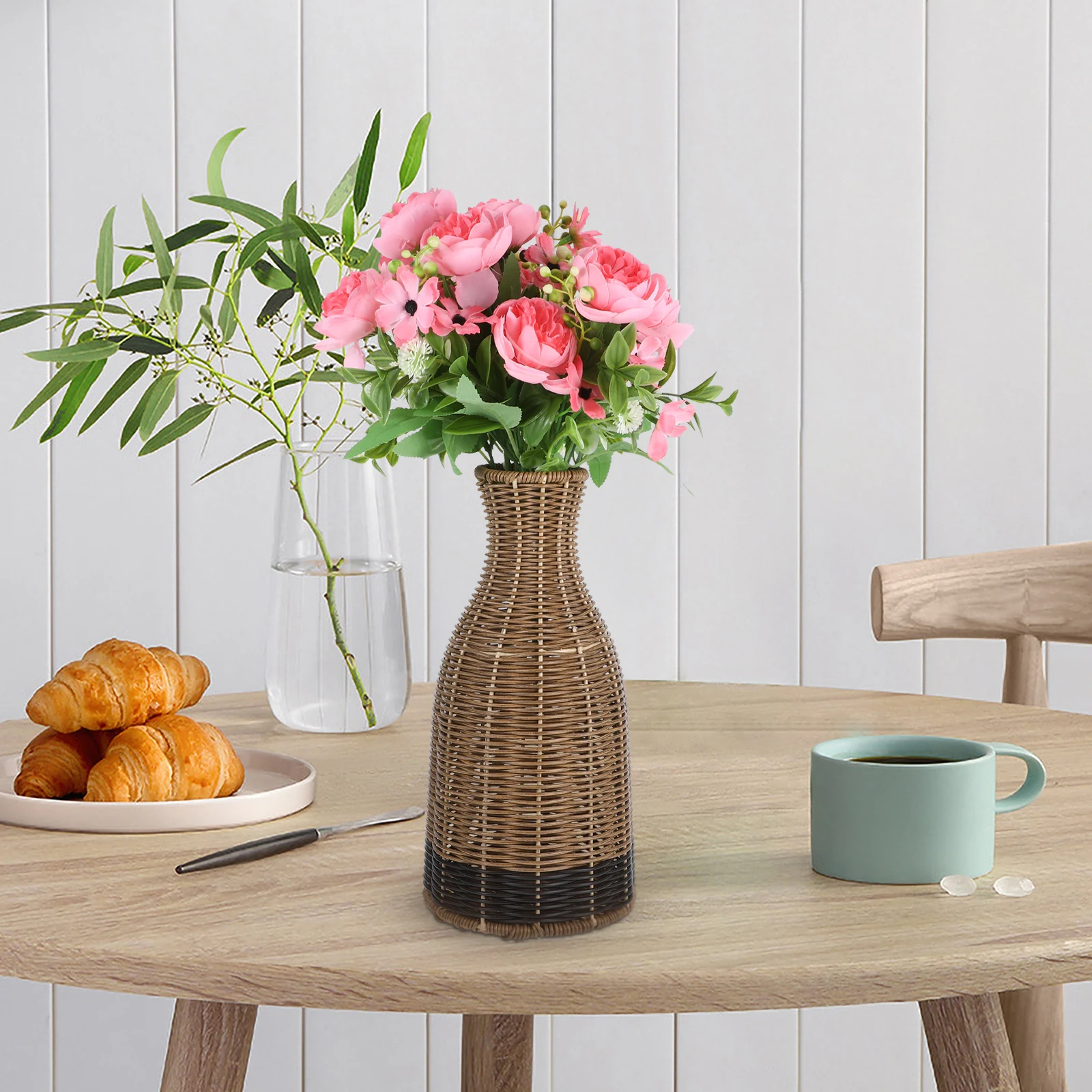 Braided Vase Woven Plastic Rattan Vases for Living Room Decor Brown Iron Flower Basket Stylish Minimalist Design
Braided Vase Woven Plastic Rattan Vases for Living Room Decor Brown Iron Flower Basket Stylish Minimalist Design