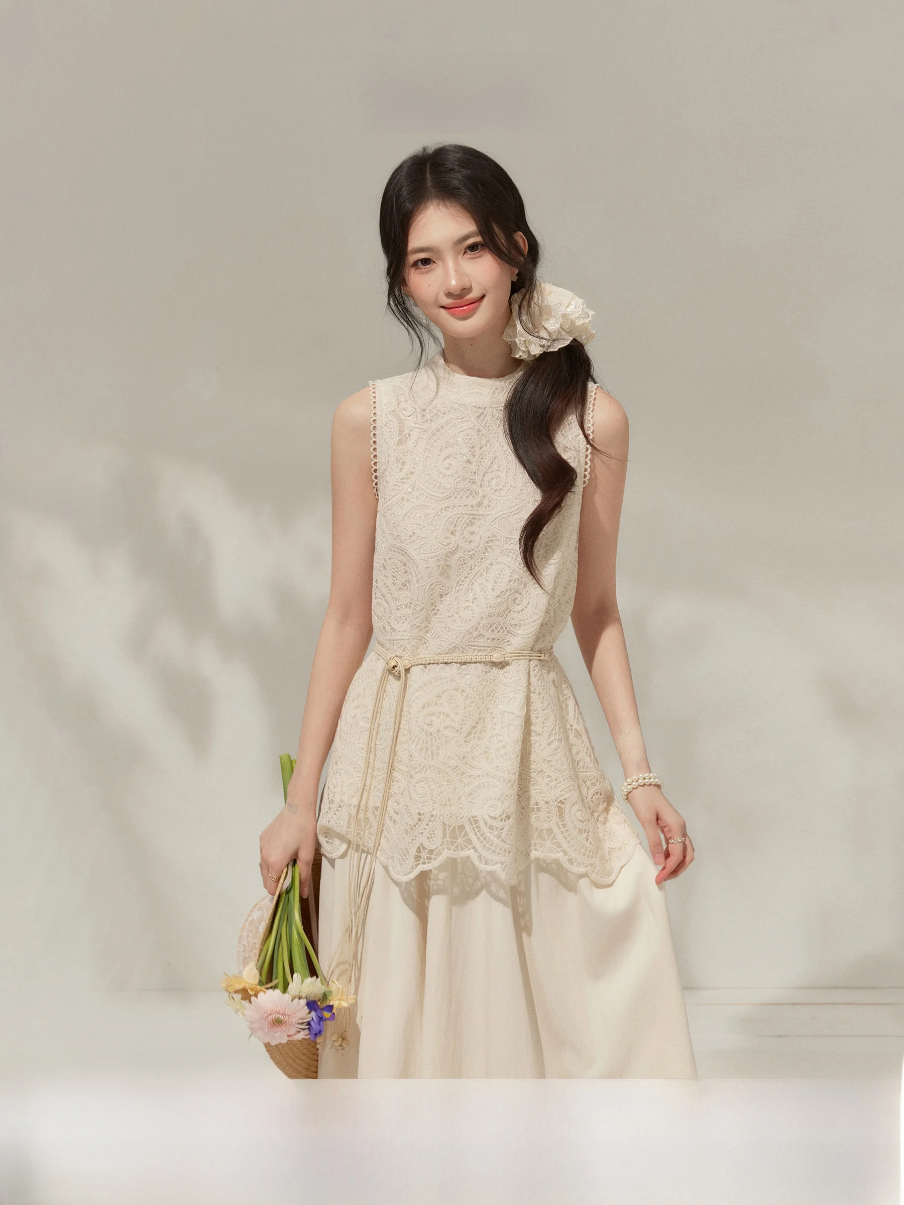 Elegant Lace Splice Vest And Skirt Set Women's Fashion Summer Outfit by Wang Ou Xixi Brand WW-221TZ2946 WW-221TZ2947 WW-221P2950
Elegant Lace Splice Vest And Skirt Set Women's Fashion Summer Outfit by Wang Ou Xixi Brand WW-221TZ2946 WW-221TZ2947 WW-221P2950
