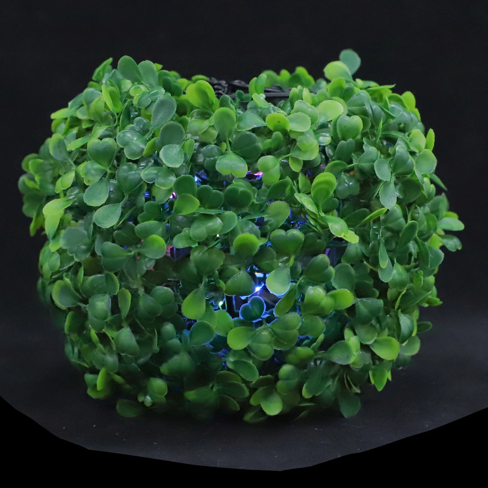 Solar Powered Rattan Ball Light Fake Leaf Pendant Lamp 6-8 Hours Illumination Garden Outdoor Decorative Lighting for Patio
Solar Powered Rattan Ball Light Fake Leaf Pendant Lamp 6-8 Hours Illumination Garden Outdoor Decorative Lighting for Patio