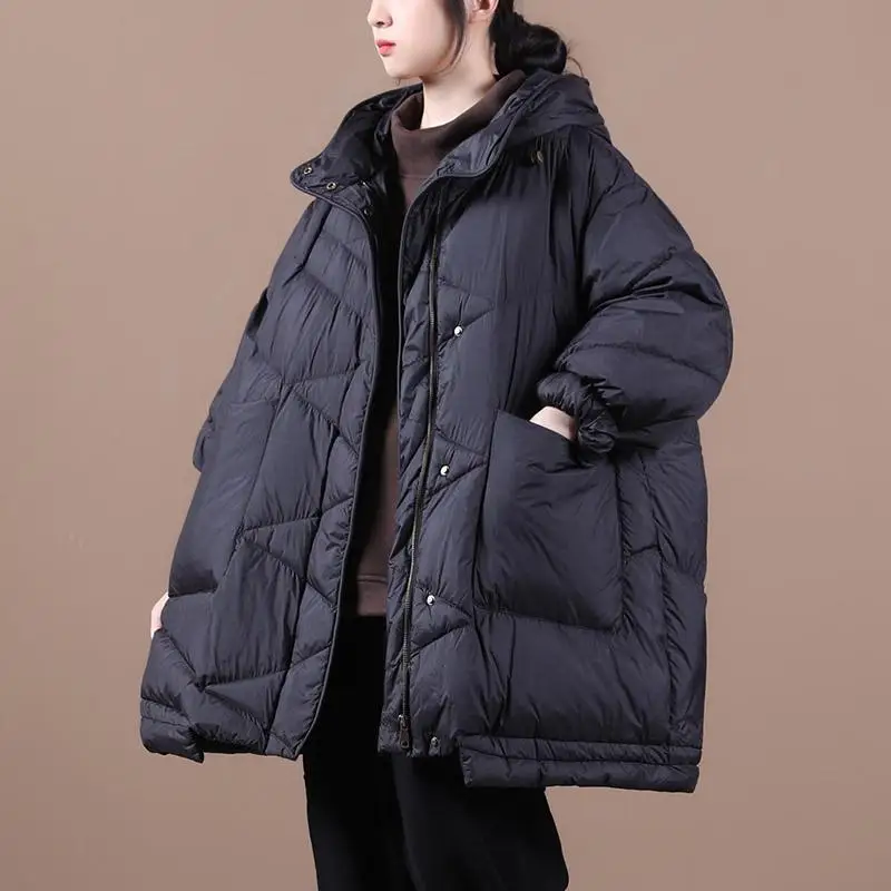 Women's Winter Puffer Jaet Loose Large Size Artistic Hood White Du down Jaet with Big kets Dstring
Women's Winter Puffer Jaet Loose Large Size Artistic Hood White Du down Jaet with Big kets Dstring