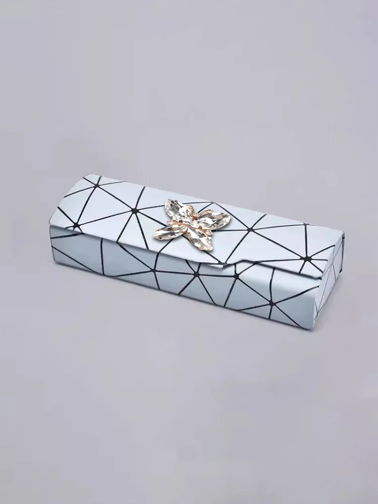Advanced Protective Eyewear Bags & Sunglasses Bags Box - Pseudo-Realistic Pearl Decor Whiplash Line
Advanced Protective Eyewear Bags & Sunglasses Bags Box - Pseudo-Realistic Pearl Decor Whiplash Line