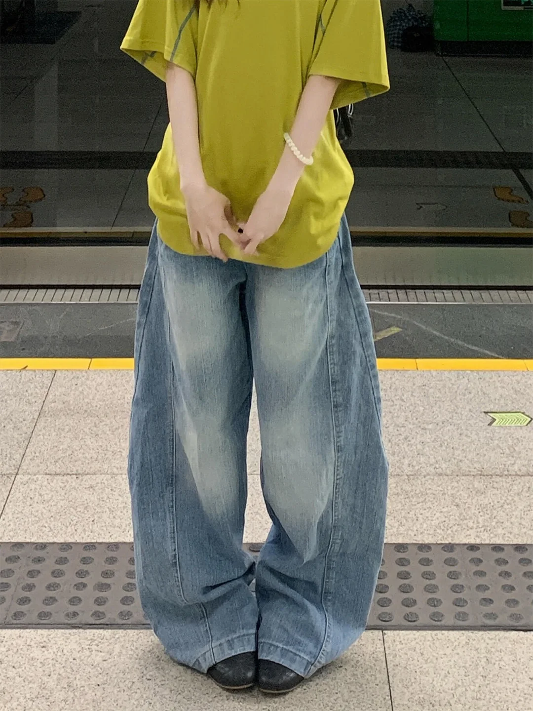 Summer 2026 Slimming Wide Leg Jeans High Waist Loose Fit Bootcut Denim Pants Thin Material Casual Style Pure Color Casual Jeans
Summer 2026 Slimming Wide Leg Jeans High Waist Loose Fit Bootcut Denim Pants Thin Material Casual Style Pure Color Casual Jeans