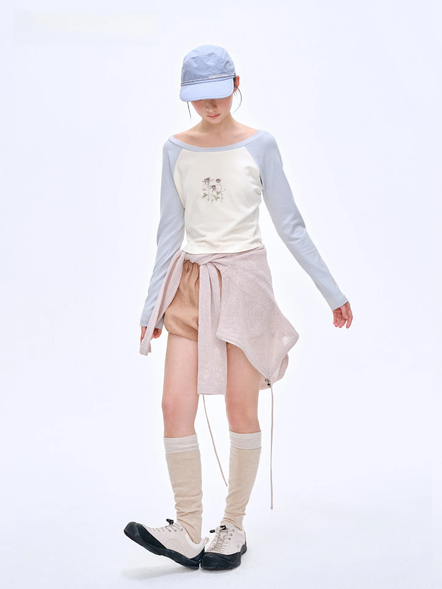 Футболка с коротким рукавом и круглым вырезом в контрастных цветах с принтом Sweet Style, женский топ Moonmoi Fantasy Thoughts с цветочным узором
Футболка с коротким рукавом и круглым вырезом в контрастных цветах с принтом Sweet Style, женский топ Moonmoi Fantasy Thoughts с цветочным узором
