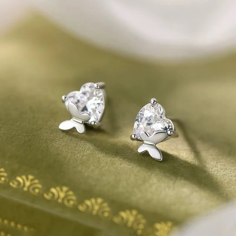 Real 925 Sterling Silver Zircon Heart Mini Butterfly Stud Earrings For Women Cute Fine Jewelry Small Niche Luxury Accessories
Real 925 Sterling Silver Zircon Heart Mini Butterfly Stud Earrings For Women Cute Fine Jewelry Small Niche Luxury Accessories