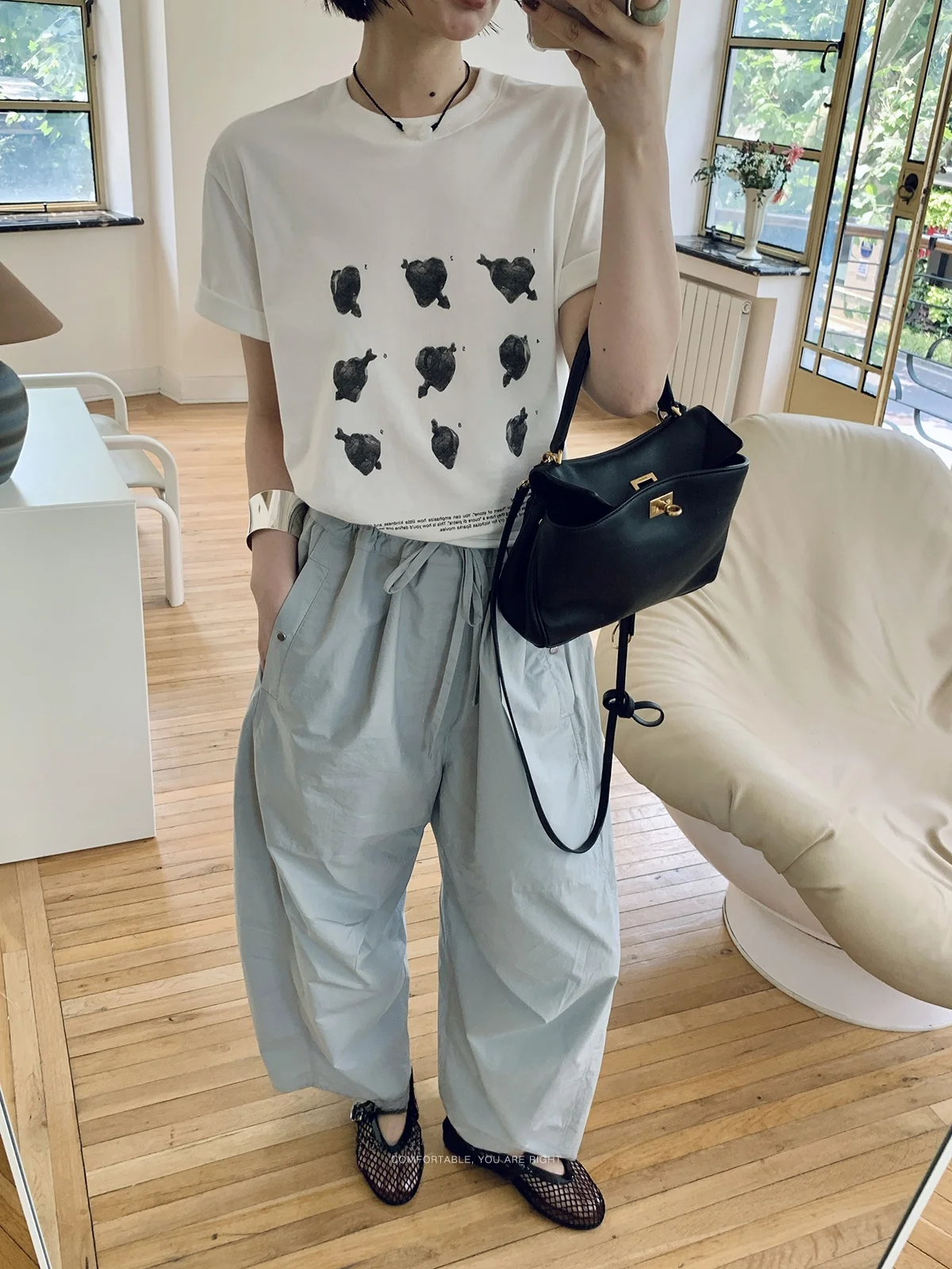 Molin Pure Cotton Balloon Pants Accordion Pleat Elastic Waist Casual Wide Leg Long Trousers Commute Style Korean Simple Design
Molin Pure Cotton Balloon Pants Accordion Pleat Elastic Waist Casual Wide Leg Long Trousers Commute Style Korean Simple Design