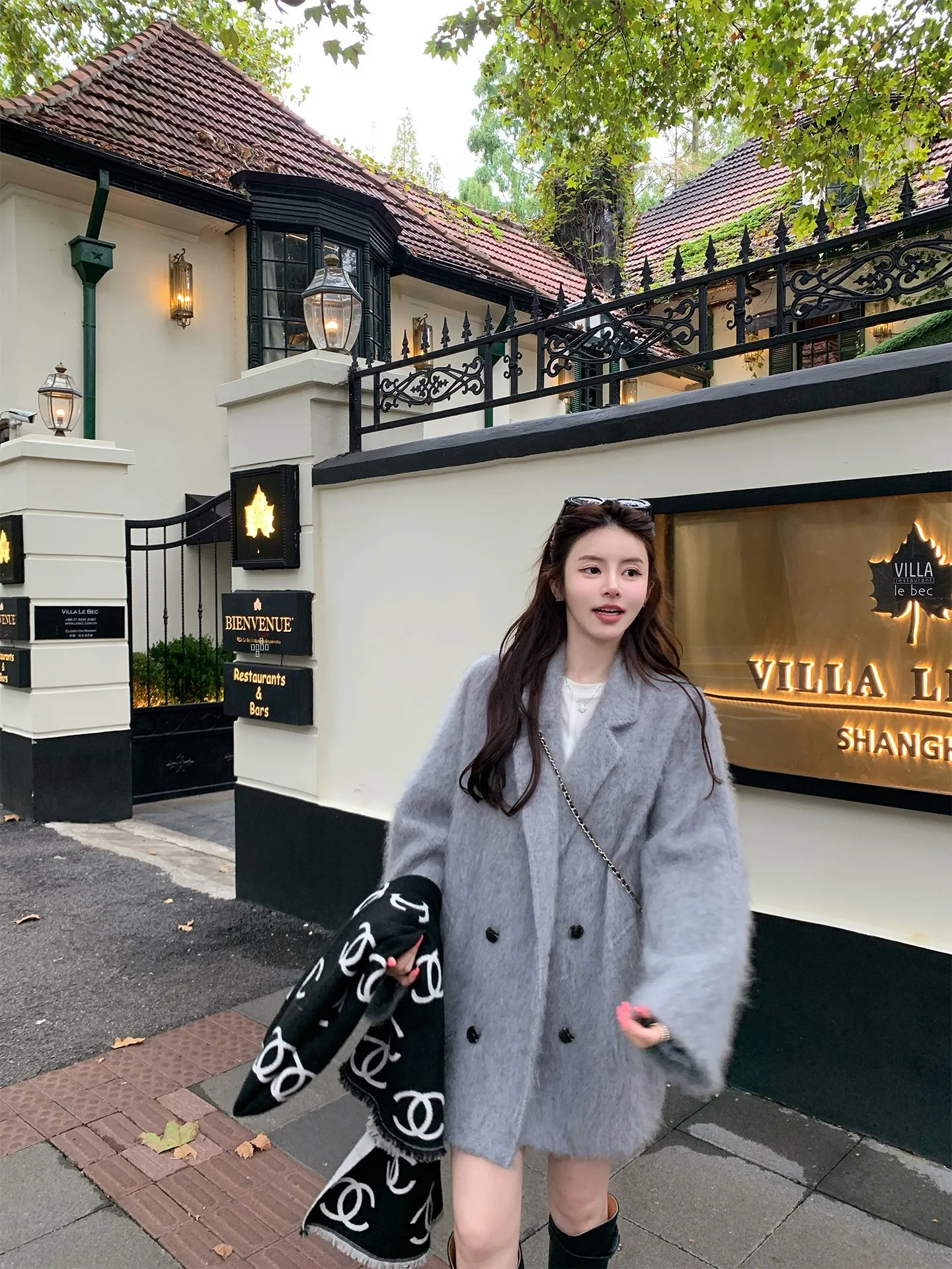 Женское двубортное шерстяное пальто Daisy Iceland средней длины: новая зимняя коллекция, теплое, комфортное, повседневное
Женское двубортное шерстяное пальто Daisy Iceland средней длины: новая зимняя коллекция, теплое, комфортное, повседневное