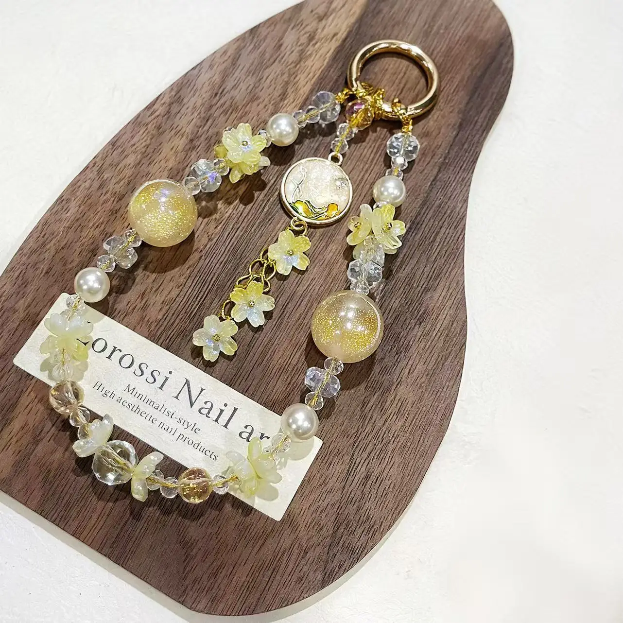 Luxury Yellow Flower Pearl Beaded Phone Lanyard Art Oil Painting Pendant Wrist Strap Shimmering Crystal Phone Charm for Women
Luxury Yellow Flower Pearl Beaded Phone Lanyard Art Oil Painting Pendant Wrist Strap Shimmering Crystal Phone Charm for Women