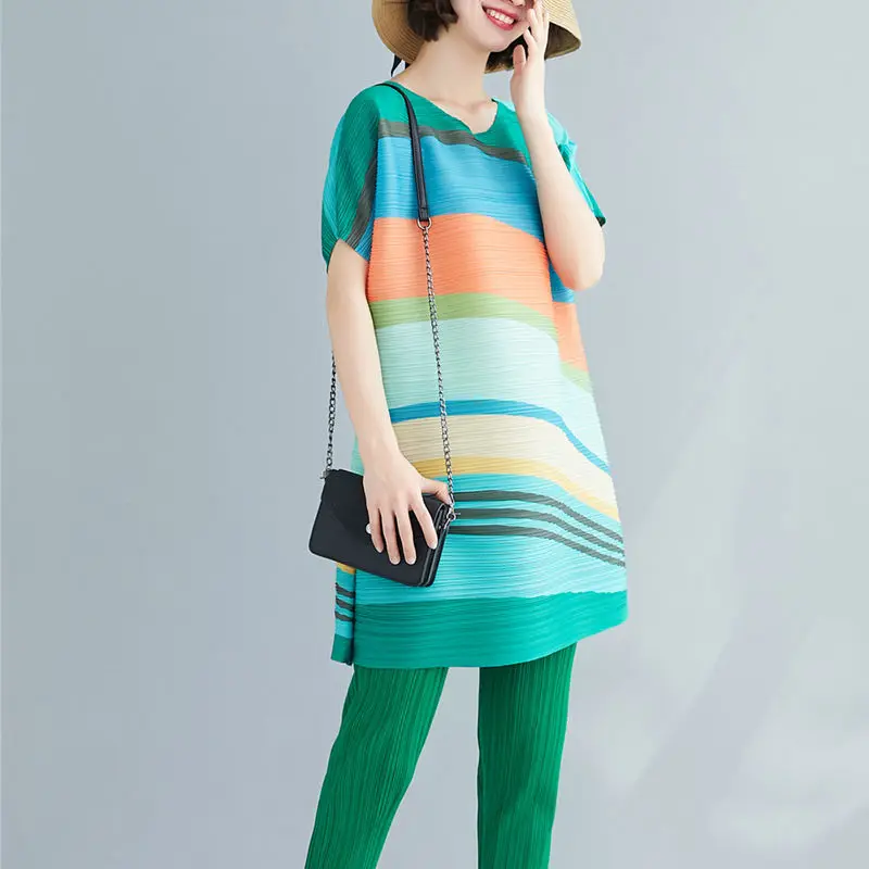 Pleated T Shirt Female 2023 Early Spring New Fashion Versatile O Neck T Shirt Medium Length Loose Rainbow Stripe T-shirt Women
Pleated T Shirt Female 2023 Early Spring New Fashion Versatile O Neck T Shirt Medium Length Loose Rainbow Stripe T-shirt Women