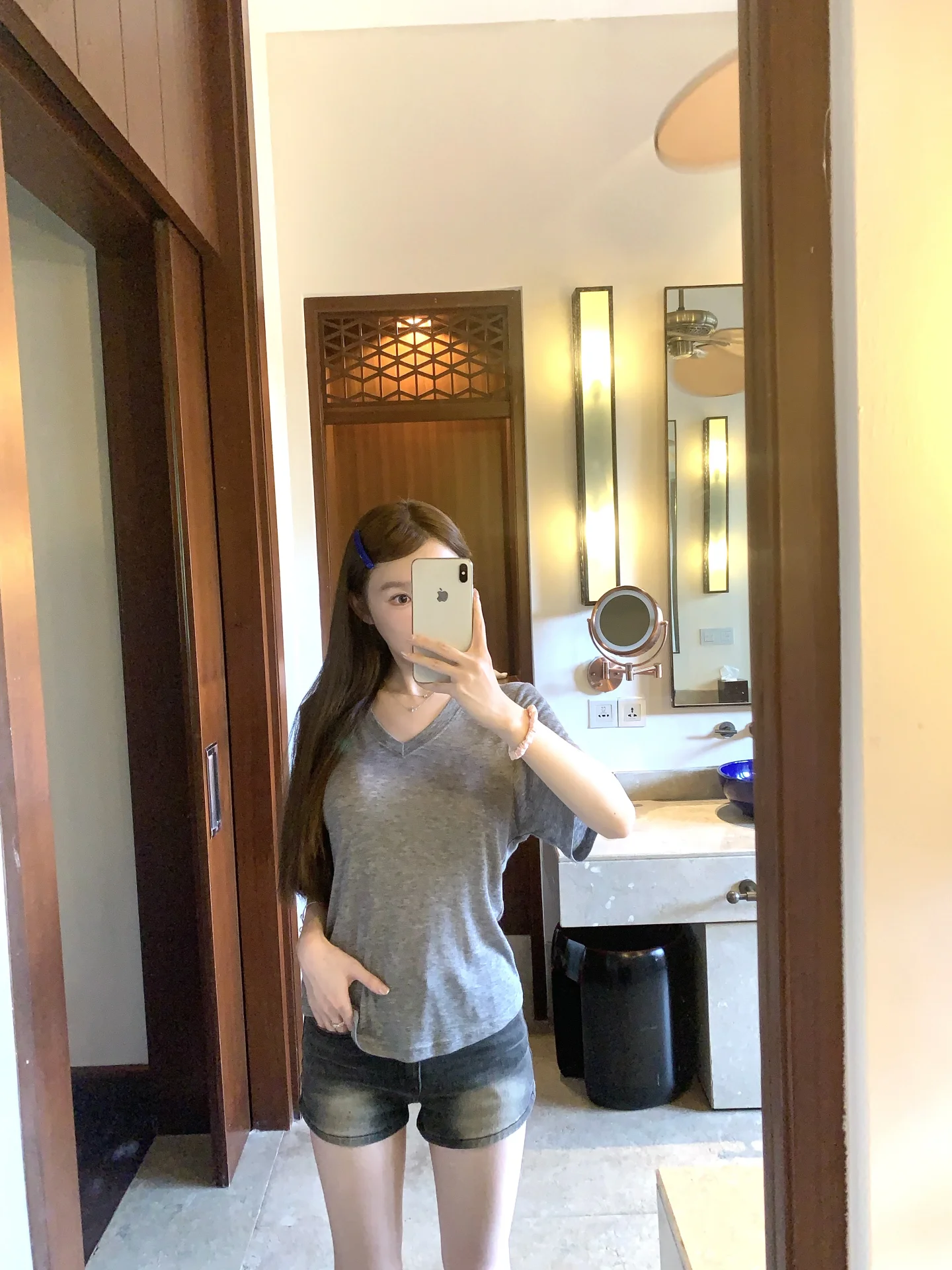 Panda Jingjing Lenzing Wool Two-tone Small V-neck Short Sleeve Women's Casual Style T-shirt Standard Fit Spring Fashion
Panda Jingjing Lenzing Wool Two-tone Small V-neck Short Sleeve Women's Casual Style T-shirt Standard Fit Spring Fashion