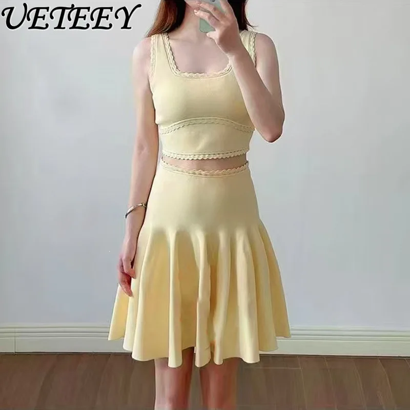 2026 Spring/summer New Arrival Light Yellow Slim-fit Cropped Cami Top and High-waisted Pleated Mini Skirt Two-piece Set
2026 Spring/summer New Arrival Light Yellow Slim-fit Cropped Cami Top and High-waisted Pleated Mini Skirt Two-piece Set