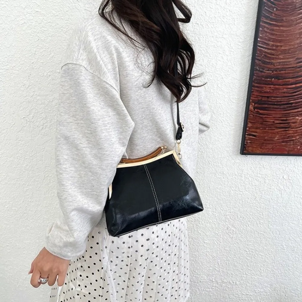 Daily PU Leather Kiss Lock Shoulder Bag Y2K Large Capacity Crossbody Bag Purse with Detachable Strap Shell Handbag Outdoor
Daily PU Leather Kiss Lock Shoulder Bag Y2K Large Capacity Crossbody Bag Purse with Detachable Strap Shell Handbag Outdoor