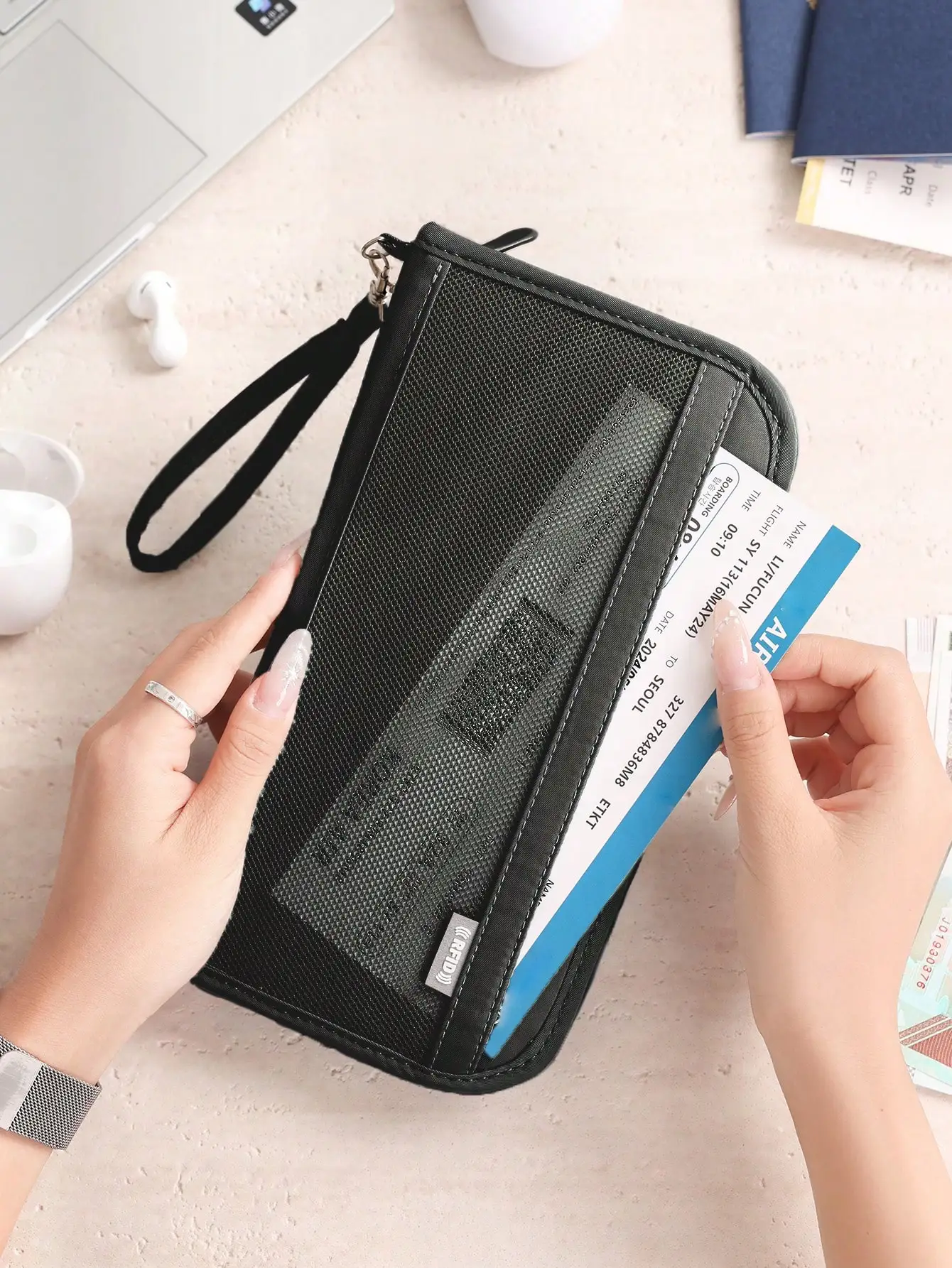 New RFID Blocking Passport Bag, Waterproof Travel Storage Bag Can Put Multiple Passports, Travel Ticket Card Document Storage Bag, Skin-Feel Material Zipper Long Passport Wallet, Detachable Wrist Strap, Travel Essentials Travel Stuff Travel Organizer Trav
New RFID Blocking Passport Bag, Waterproof Travel Storage Bag Can Put Multiple Passports, Travel Ticket Card Document Storage Bag, Skin-Feel Material Zipper Long Passport Wallet, Detachable Wrist Strap, Travel Essentials Travel Stuff Travel Organizer Trav