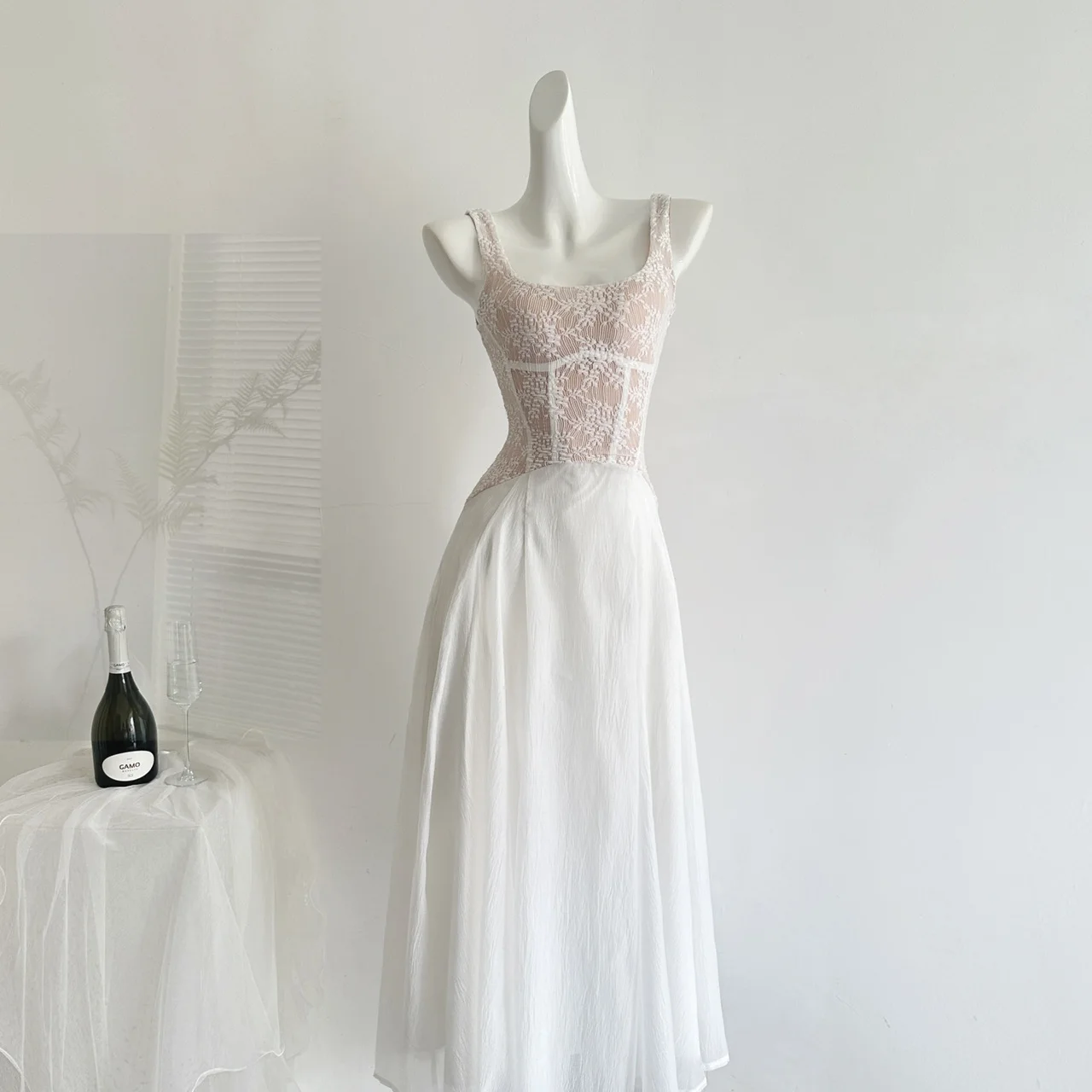 Elegant Southeast Asian Women's Lace Fishbone Dress Square Collar Maxi Skirt Fish Tail Long Dress Fashionable Citywalk Summer...
Elegant Southeast Asian Women's Lace Fishbone Dress Square Collar Maxi Skirt Fish Tail Long Dress Fashionable Citywalk Summer...