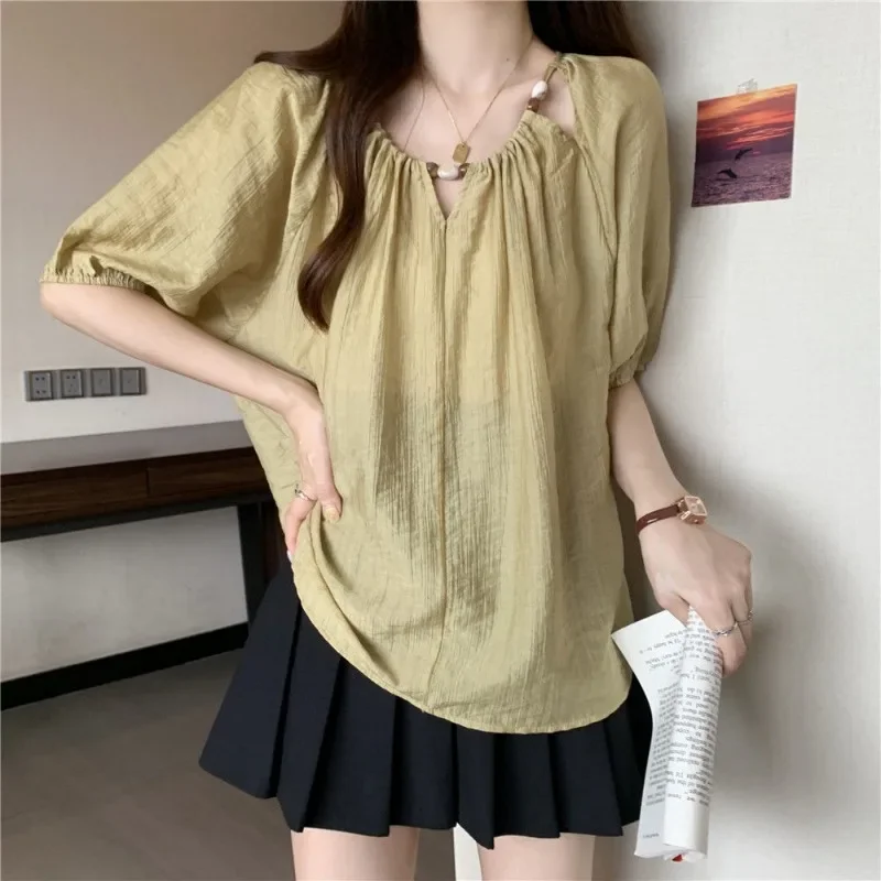Nice Femme Summer Korean Fashion Hollow Out Solid Color O-neck Short Sleeve Women Clothing Simplicity All-match Appear Thin Top 
Nice Femme Summer Korean Fashion Hollow Out Solid Color O-neck Short Sleeve Women Clothing Simplicity All-match Appear Thin Top