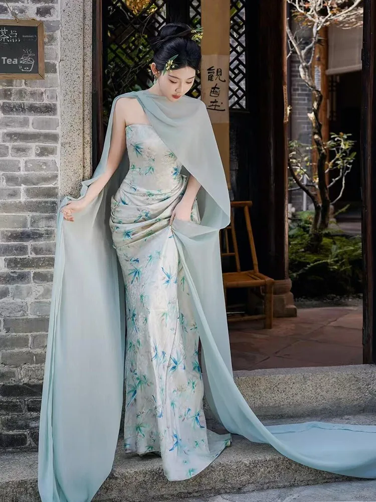 Новое китайское ретро-платье для невесты с принтом, утренний халат без бретелек, элитное роскошное платье для помолвки и банкета
Новое китайское ретро-платье для невесты с принтом, утренний халат без бретелек, элитное роскошное платье для помолвки и банкета