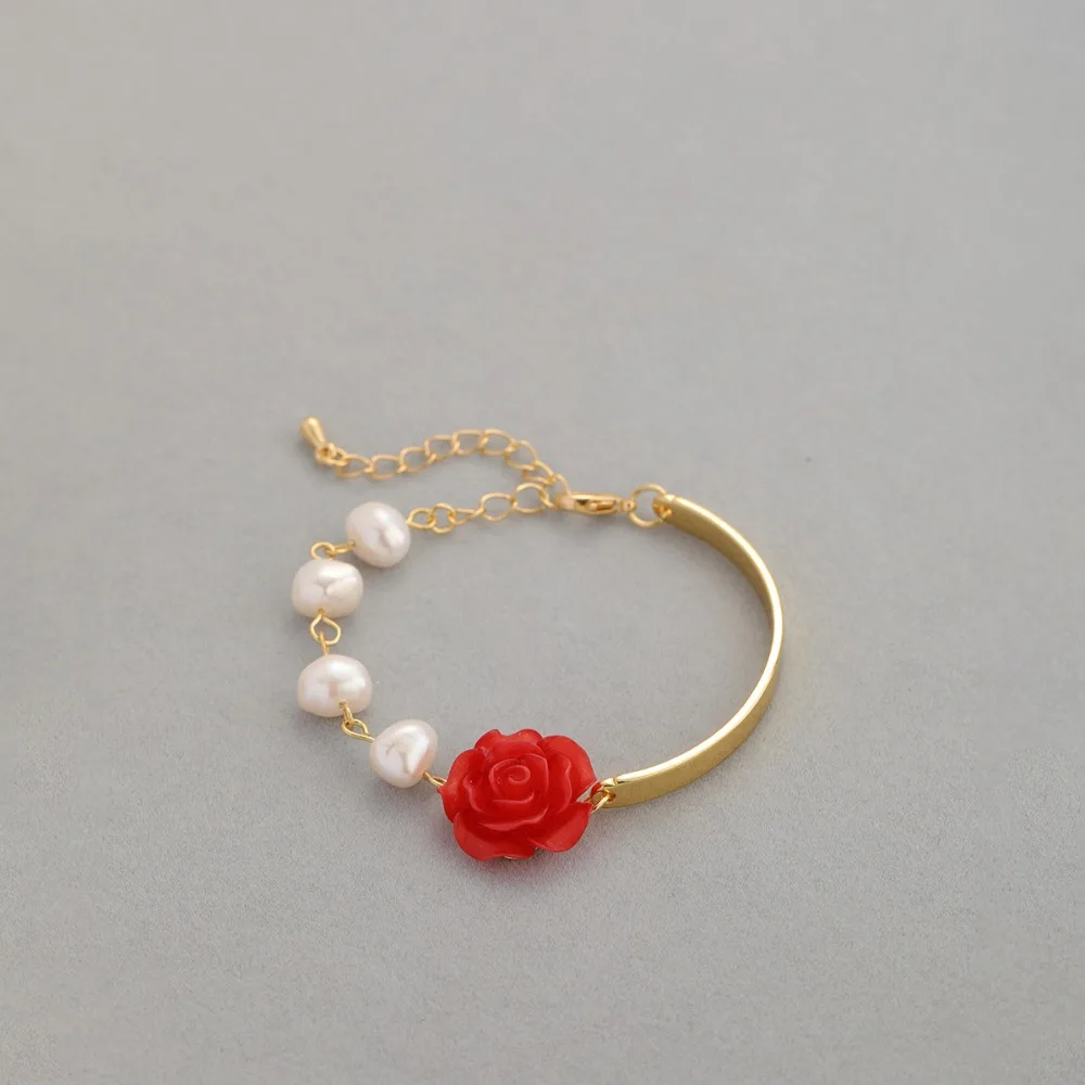 Новый дизайнерский роскошный женский браслет с красным розовым золотом, модные позолоченные женские браслеты в придворном стиле с жемчугом
Новый дизайнерский роскошный женский браслет с красным розовым золотом, модные позолоченные женские браслеты в придворном стиле с жемчугом