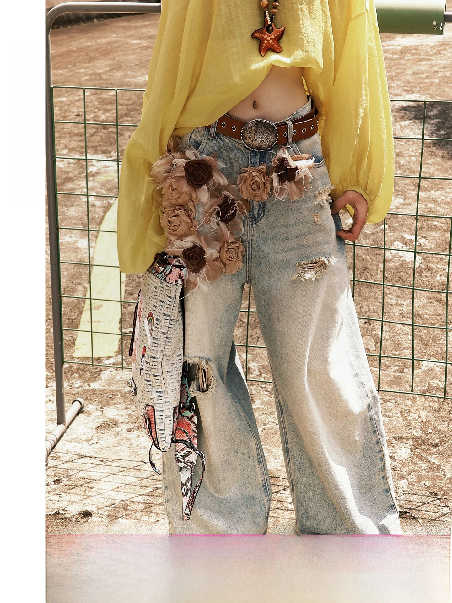 Cool Desert Rose Casual Wide Leg Jeans Women's 3D Low Waist Ripped Denim Pants Vintage Style Straight Cut Cotton Summer
Cool Desert Rose Casual Wide Leg Jeans Women's 3D Low Waist Ripped Denim Pants Vintage Style Straight Cut Cotton Summer