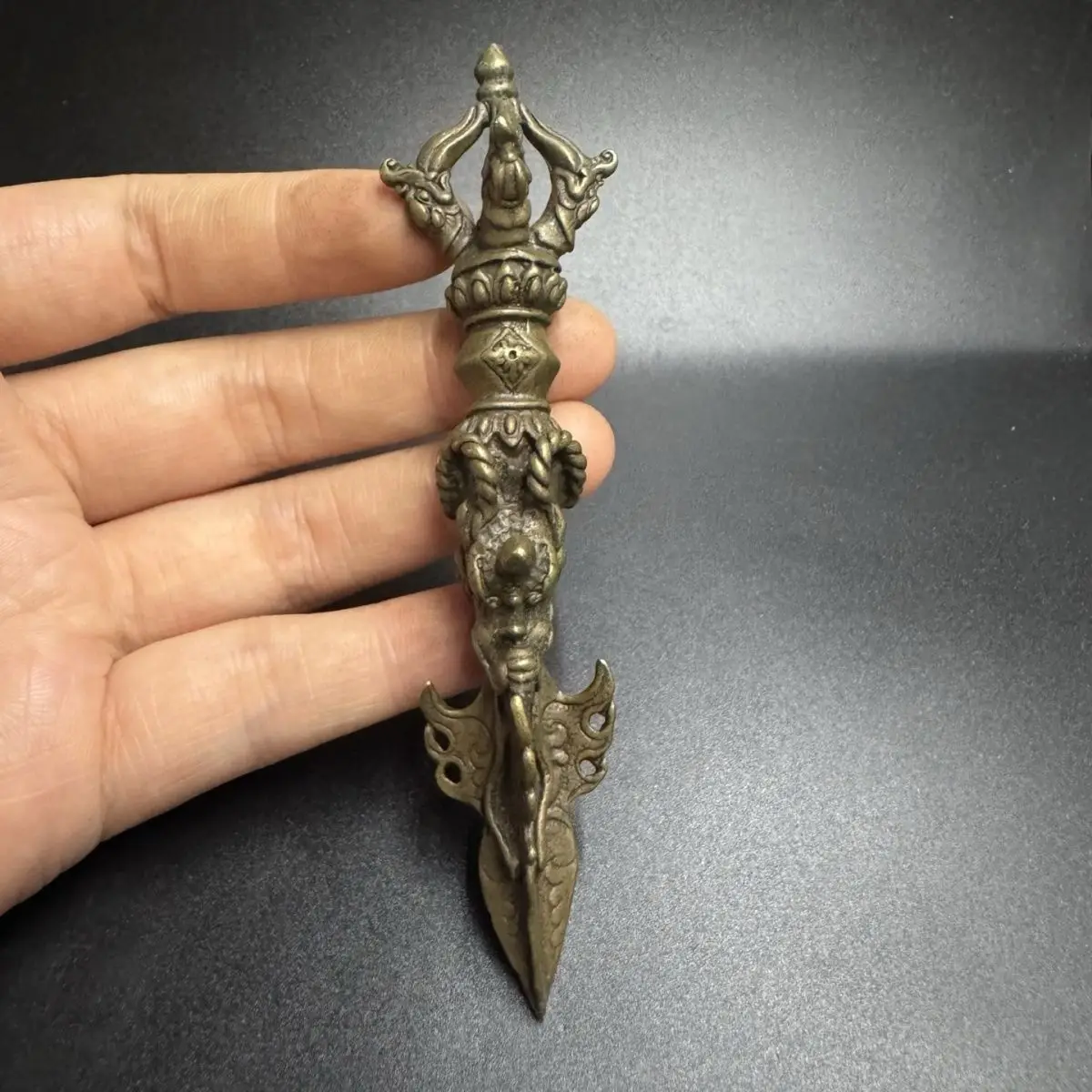 Tibet Tibetan Copper Buddhist vajra pestle Statue Ornament Home Office Cabinet Deco Desktop Decor Figurines
Tibet Tibetan Copper Buddhist vajra pestle Statue Ornament Home Office Cabinet Deco Desktop Decor Figurines