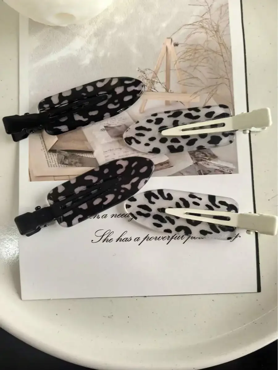 Leopard Print Hair Clips Set For Women Bangs Fringe Hair Accessories
Leopard Print Hair Clips Set For Women Bangs Fringe Hair Accessories