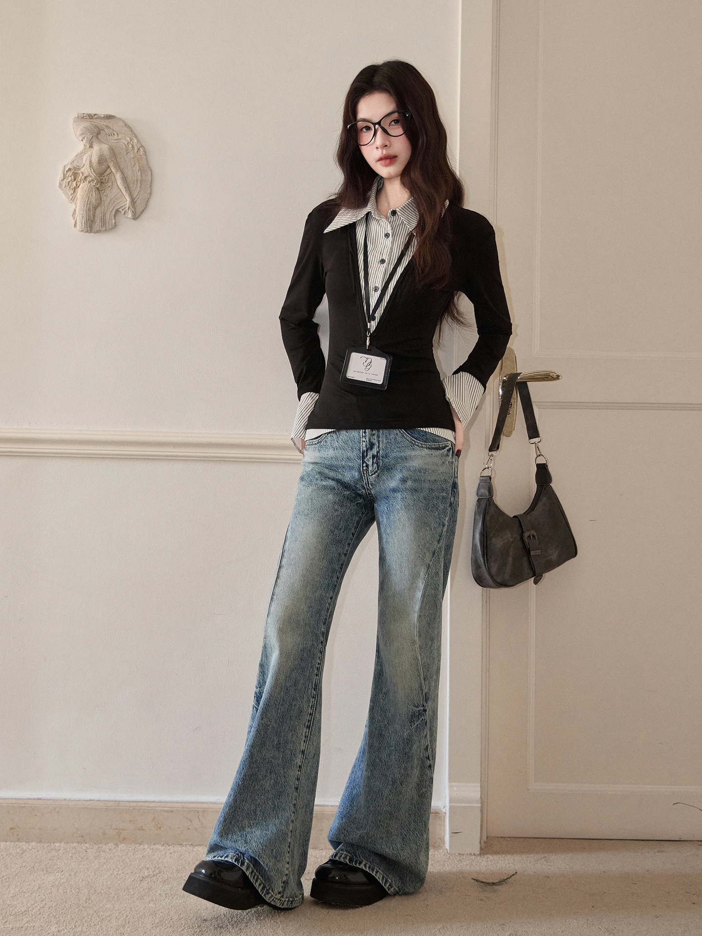Slim Fit High Waist Bell Bottom Denim Jeans Women's Autumn Winter New Style Washed out American Retro Hot Girl Wide Leg Pants
Slim Fit High Waist Bell Bottom Denim Jeans Women's Autumn Winter New Style Washed out American Retro Hot Girl Wide Leg Pants