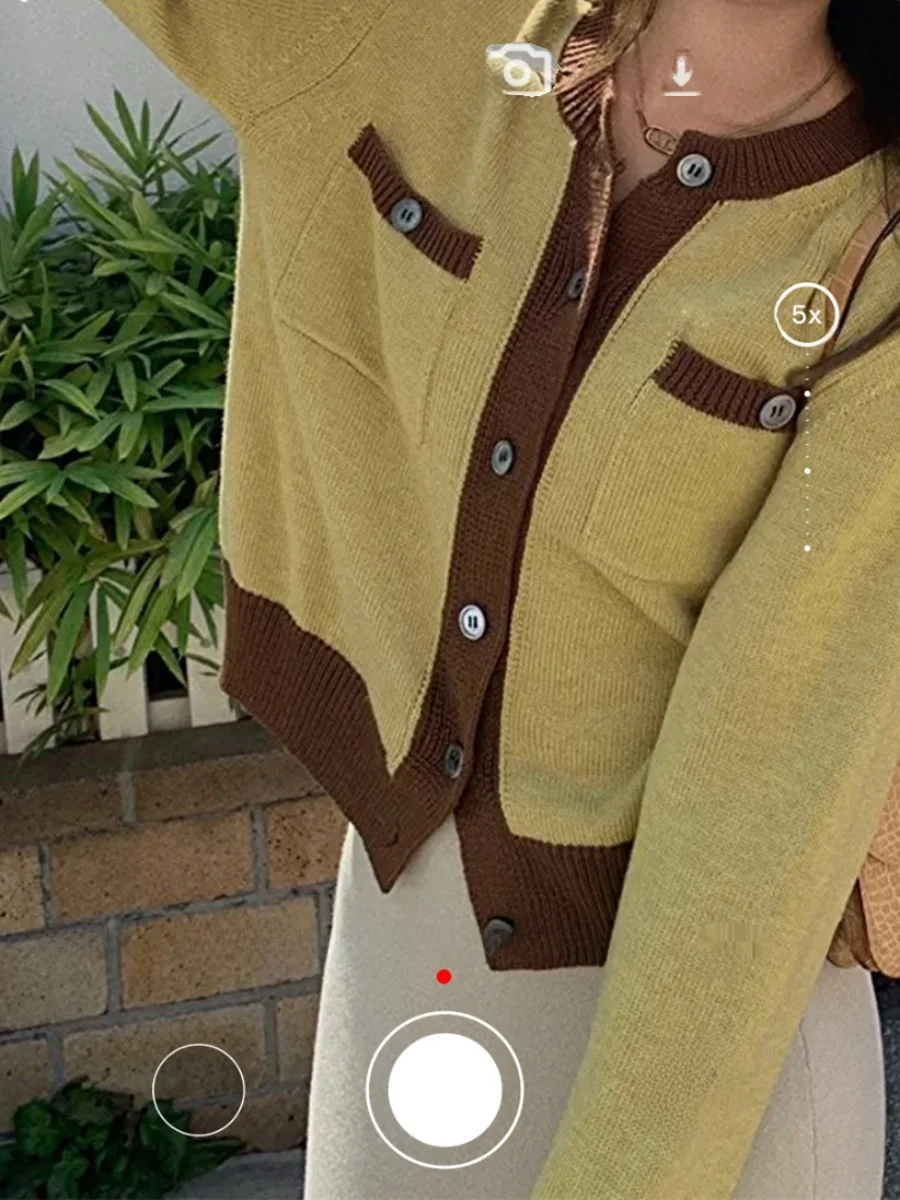 High-End Knitted Sweater Coat with Color Colion Design And Plu ket Versatile Long Sve V-Ne Buttoned Regular...
High-End Knitted Sweater Coat with Color Colion Design And Plu ket Versatile Long Sve V-Ne Buttoned Regular...
