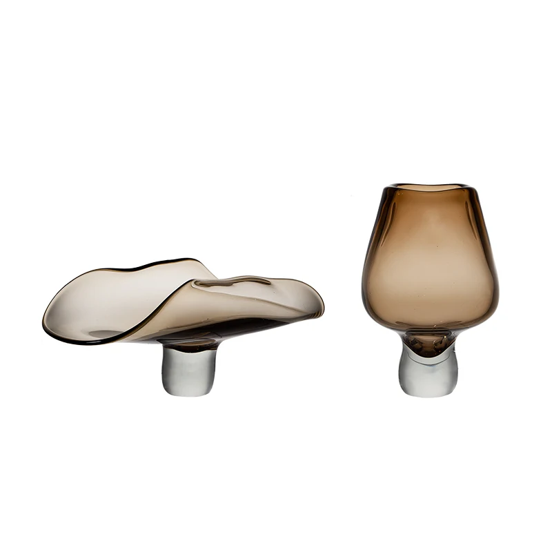 Send manufacturers to supply high-quality handmade stained glass vases for wedding indoor and outdoor decoration
Send manufacturers to supply high-quality handmade stained glass vases for wedding indoor and outdoor decoration