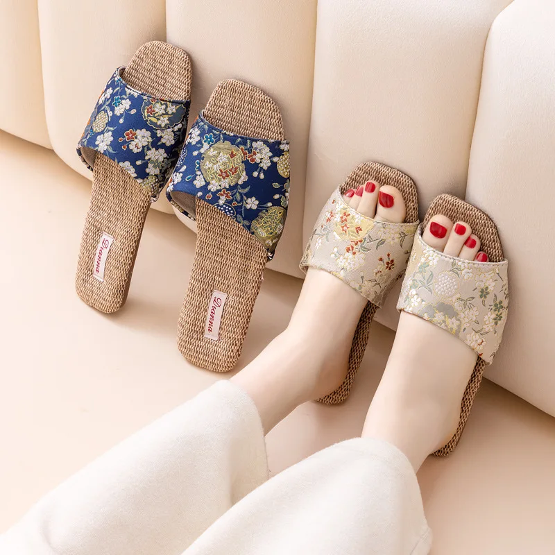 Breathable Indoor Linen Slippers For Women Men Home Floor Shoes Chinese Style Emrobidery Anti-slip Couples House Bedroom Slides
Breathable Indoor Linen Slippers For Women Men Home Floor Shoes Chinese Style Emrobidery Anti-slip Couples House Bedroom Slides