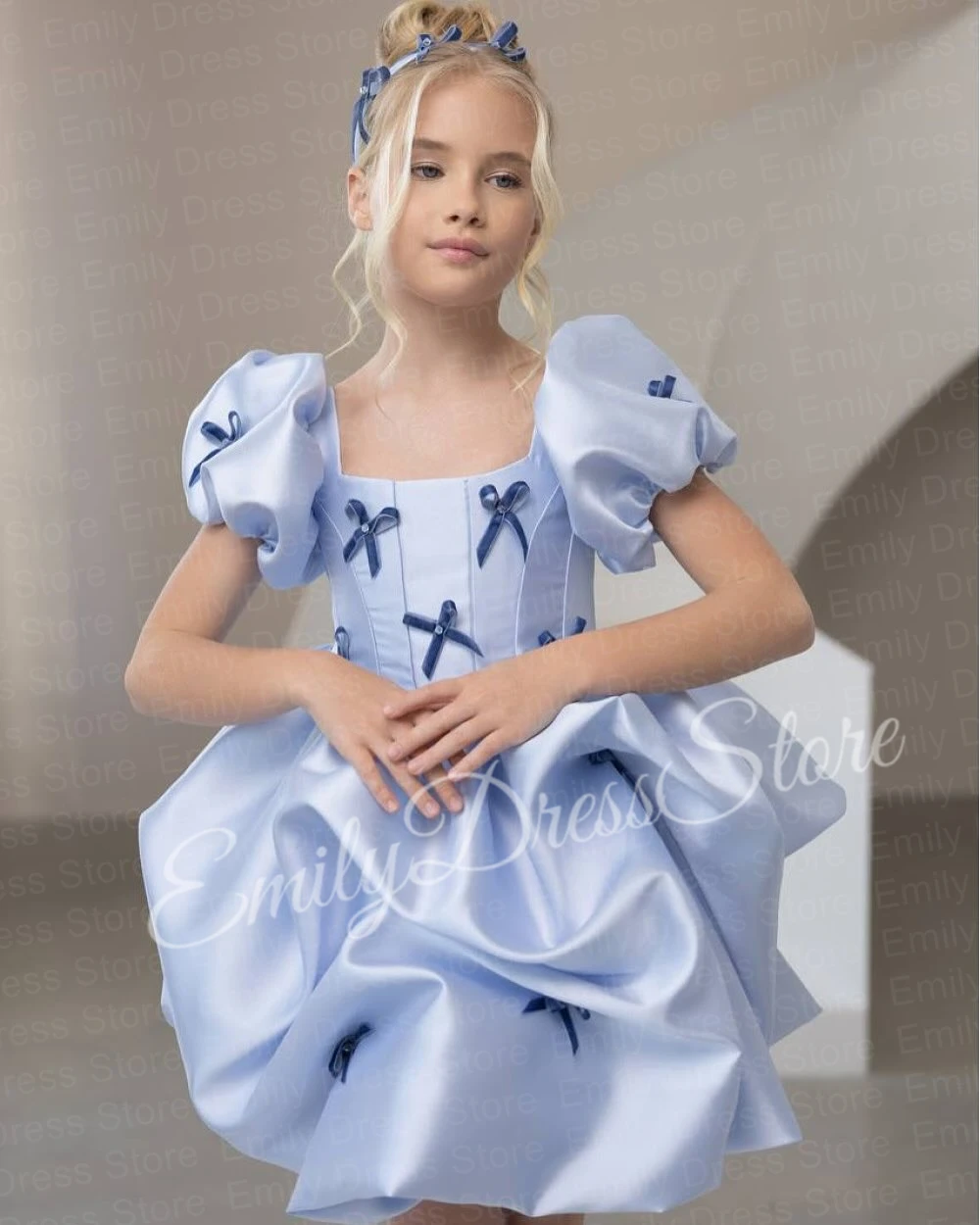 Customized Sky Blue Flower Girl Dresses For Wedding Bow Applique Mini Knee Length Kids Birthday Party First Communion Gown
Customized Sky Blue Flower Girl Dresses For Wedding Bow Applique Mini Knee Length Kids Birthday Party First Communion Gown