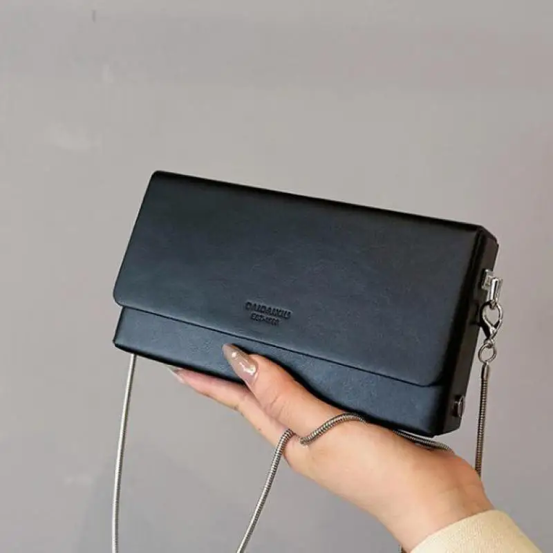 2025 New Style Women's Luxury Single Shoulder Bag Casual High-quality Women's Bag Versatile Fashionable Box Rivet Crossbody Bag
2025 New Style Women's Luxury Single Shoulder Bag Casual High-quality Women's Bag Versatile Fashionable Box Rivet Crossbody Bag