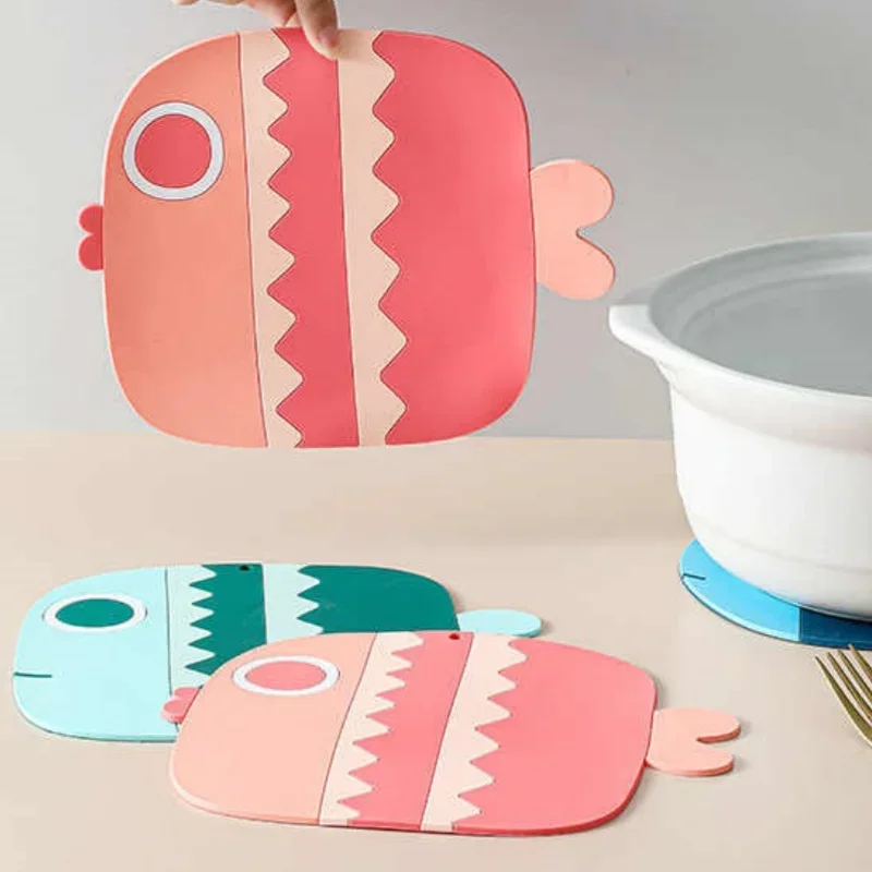 Coasters Household Thickened Cartoon Silicone Anti-scald Waterproof Rubber Mats Home Creative Little Fat Fish Non-slip Coaster
Coasters Household Thickened Cartoon Silicone Anti-scald Waterproof Rubber Mats Home Creative Little Fat Fish Non-slip Coaster