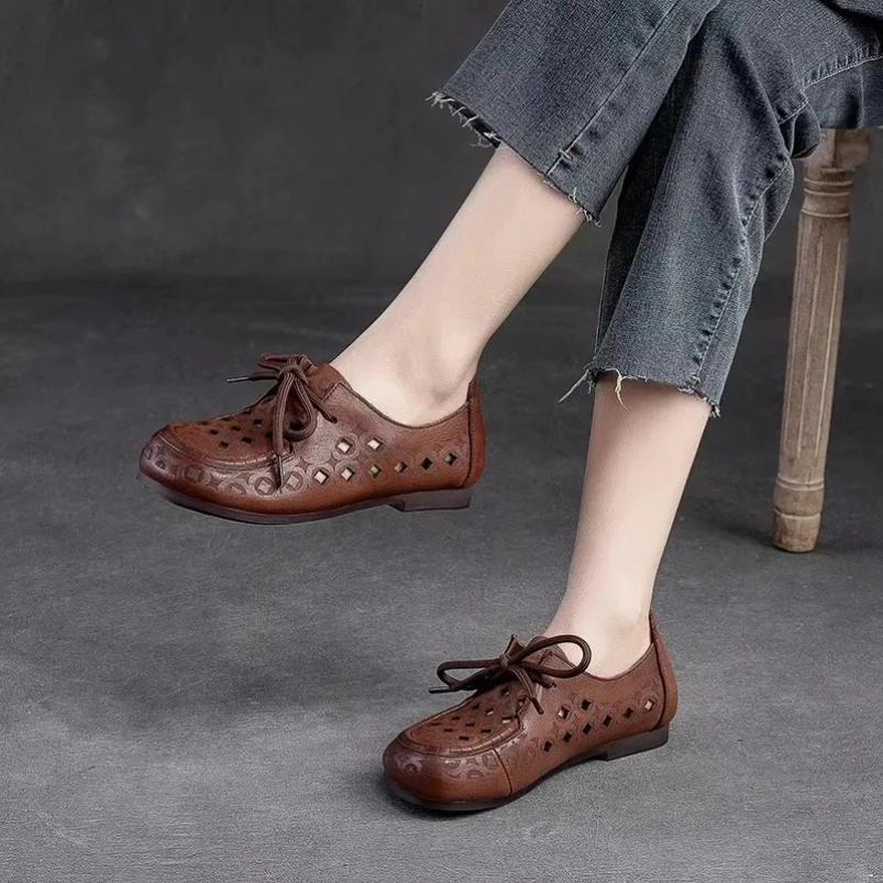 Лето 2025 г., удобные повседневные сандалии с открытыми отверстиями, мягкие туфли на плоской подошве из воловьей кожи со шнуровкой и мягкой подошвой
Лето 2025 г., удобные повседневные сандалии с открытыми отверстиями, мягкие туфли на плоской подошве из воловьей кожи со шнуровкой и мягкой подошвой