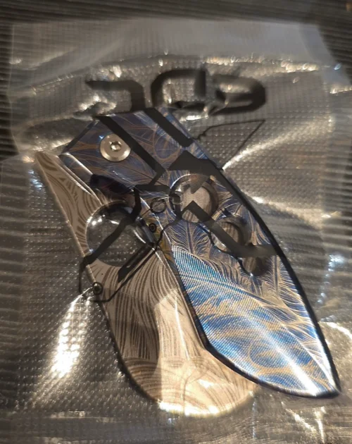USED EDC X titanium steel color carved palace guard EDC round head pry bar EDC decompression toy
USED EDC X titanium steel color carved palace guard EDC round head pry bar EDC decompression toy