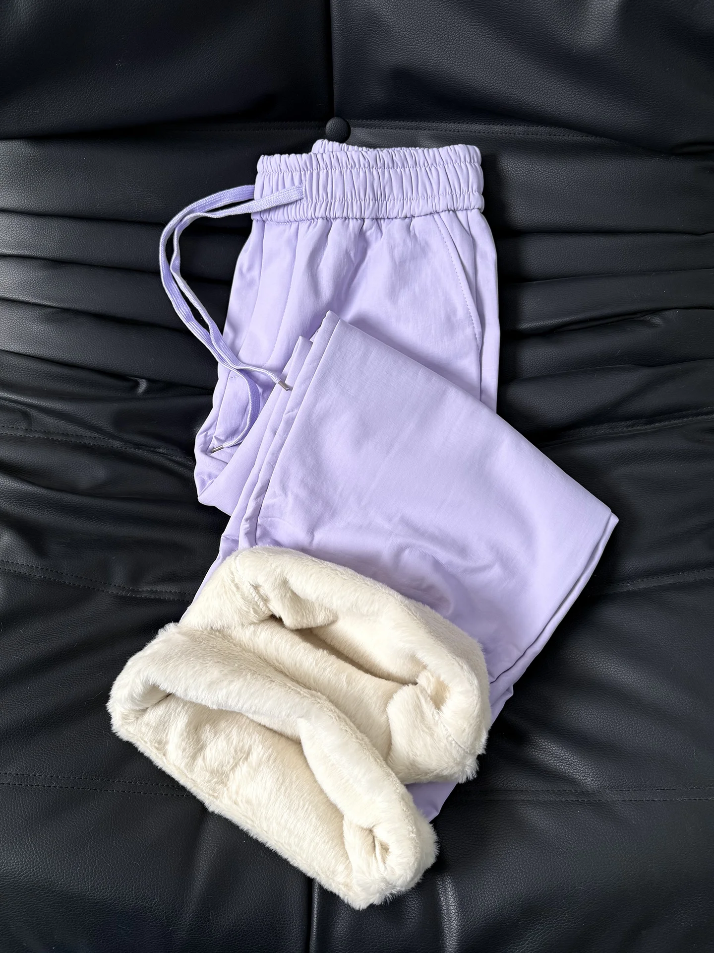 Фиолетовые бархатные брюки ягненка для мужчин и женщин Thiened Fce для катания на лыжах, повседневные хлопковые брюки, прямые брюки со средней талией, нейлоновая ткань, теплая
Фиолетовые бархатные брюки ягненка для мужчин и женщин Thiened Fce для катания на лыжах, повседневные хлопковые брюки, прямые брюки со средней талией, нейлоновая ткань, теплая