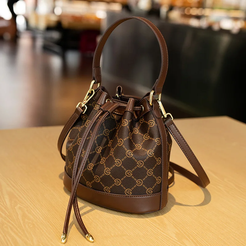 Women's Bucket Bag Crossbody Handbag Commuter Market Trend Spring 2026 Shoulder Strap Leather Handbag for Ladies
Women's Bucket Bag Crossbody Handbag Commuter Market Trend Spring 2026 Shoulder Strap Leather Handbag for Ladies
