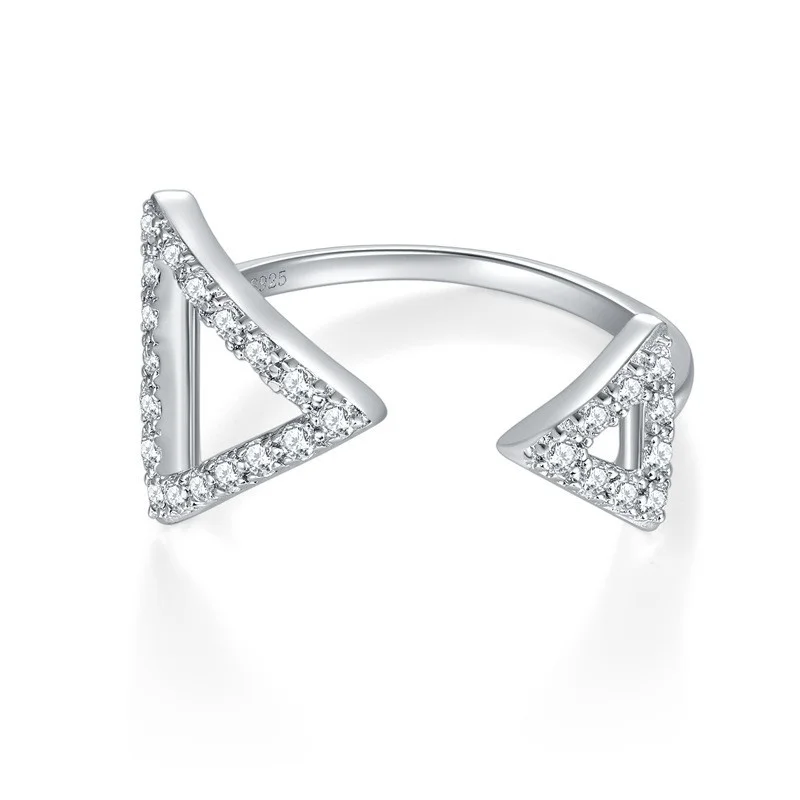 R3-0184 Lefei Fashion Luxury Trendy Classic Creative Fome Design Moissanite Triangle Rings Charms Women s925 Silver Jewelry Gift
R3-0184 Lefei Fashion Luxury Trendy Classic Creative Fome Design Moissanite Triangle Rings Charms Women s925 Silver Jewelry Gift