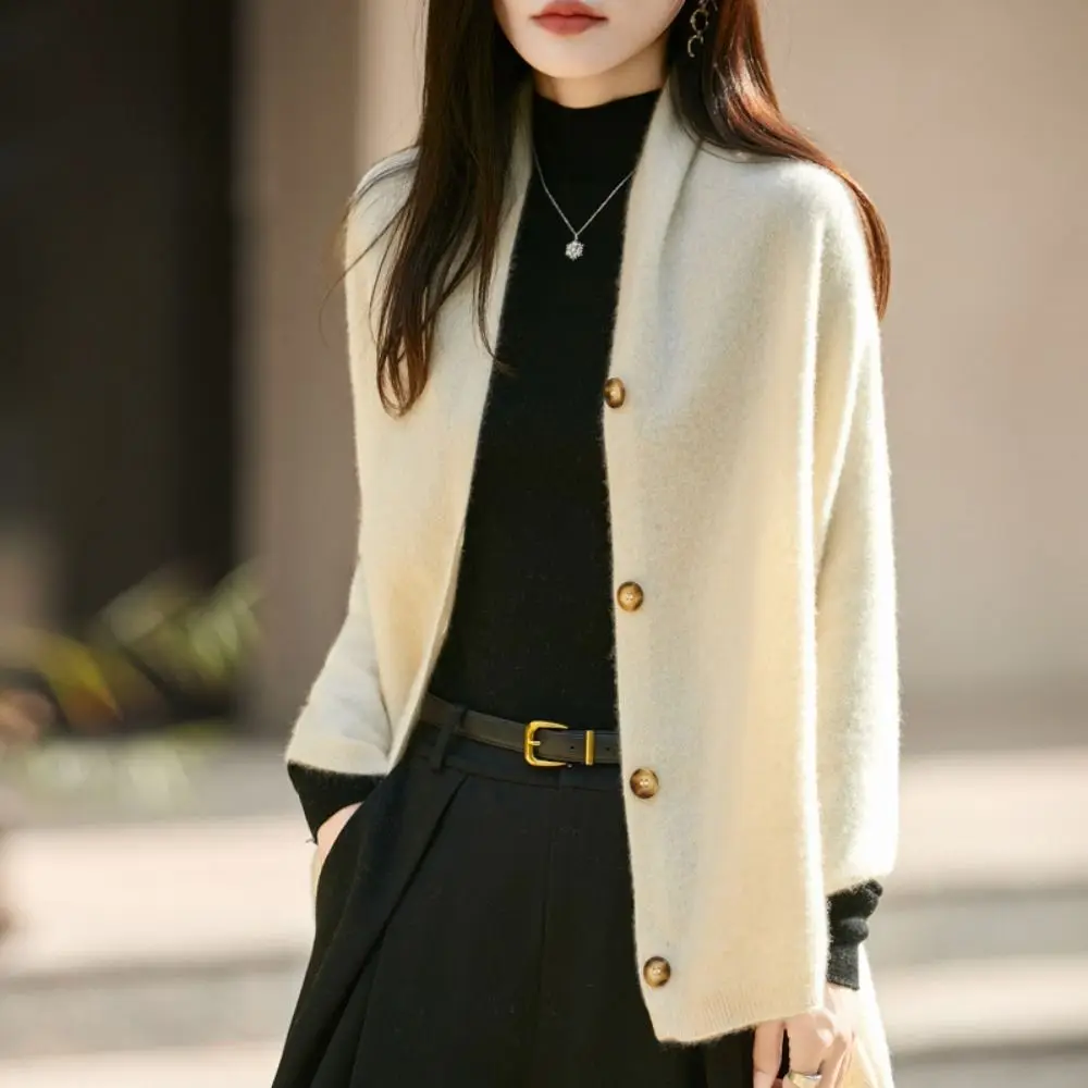 New with Button Wool Shawl Warm Irregular Knitted Thick Warm Poncho Casual Thick Shoulder Top Autumn Winter
New with Button Wool Shawl Warm Irregular Knitted Thick Warm Poncho Casual Thick Shoulder Top Autumn Winter